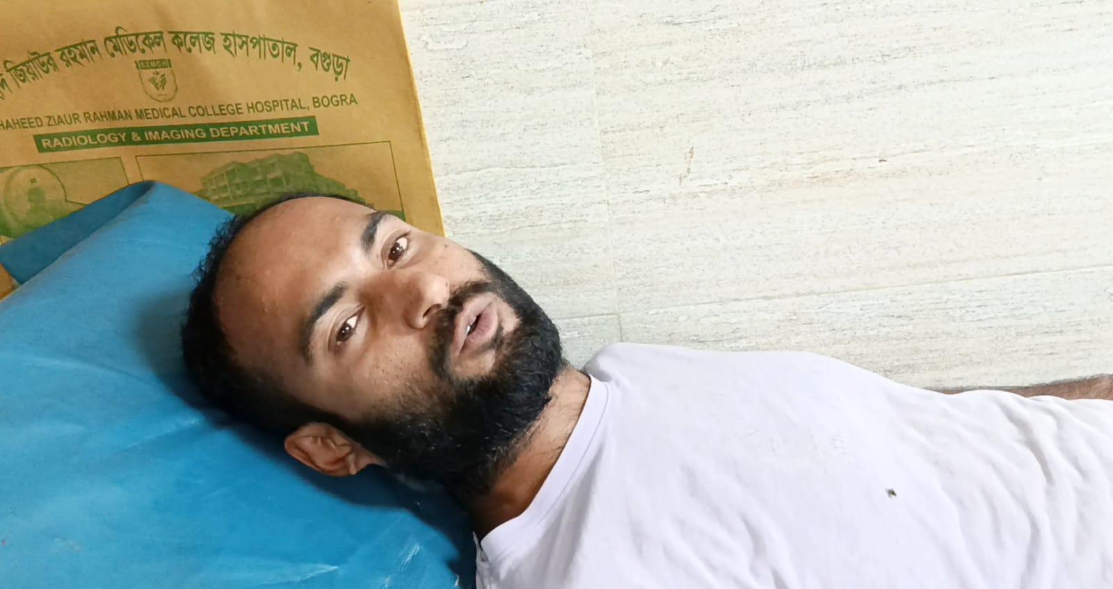 বগুড়ায় ২ বছরের শিশুকে অপহরণ চেষ্টা, প্রতিবাদ করায় বাবাকে কুপিয়ে হত্যার চেষ্টা